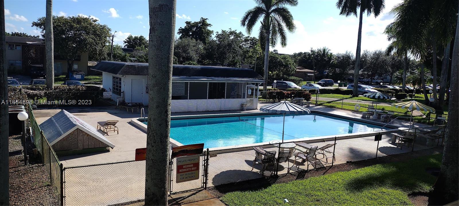 I DELWOOD WEST CONDO - Residential Lease