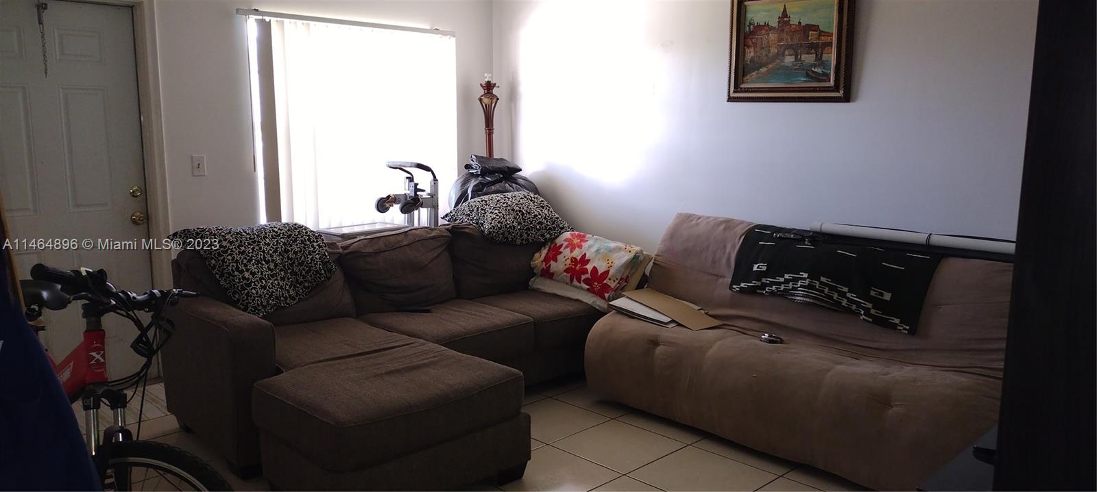 I DELWOOD WEST CONDO - Residential Lease