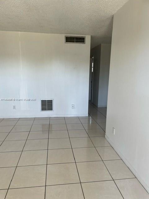 I DELWOOD WEST CONDO - Residential Lease