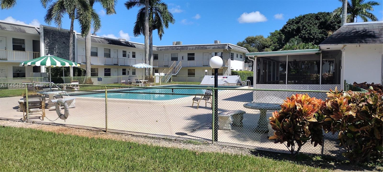 I DELWOOD WEST CONDO - Residential Lease
