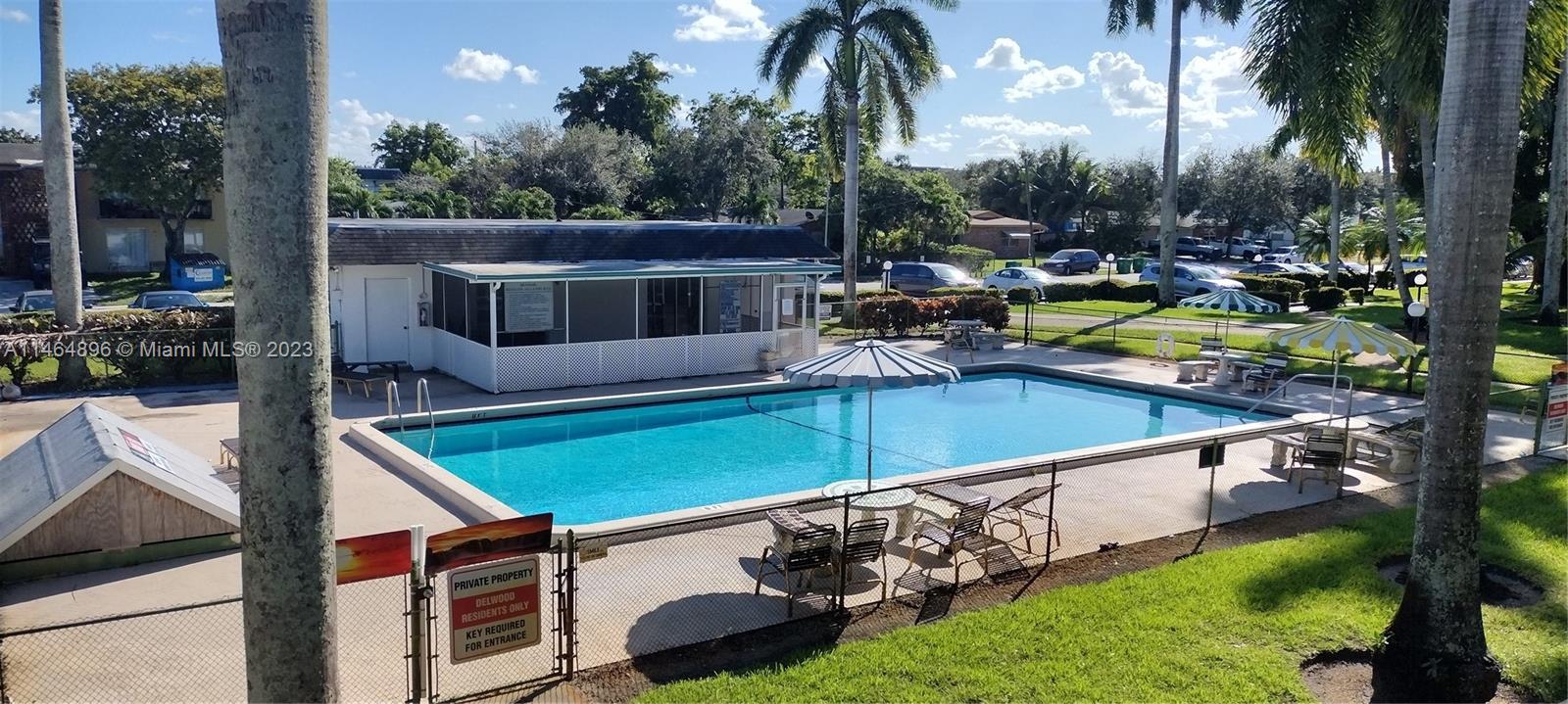 I DELWOOD WEST CONDO - Residential Lease