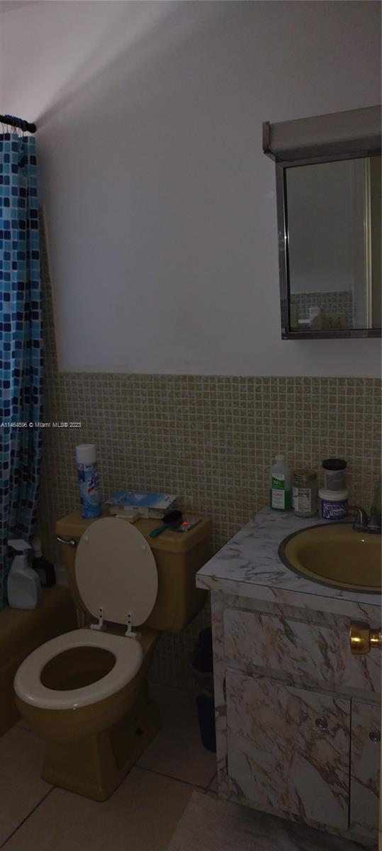 I DELWOOD WEST CONDO - Residential Lease