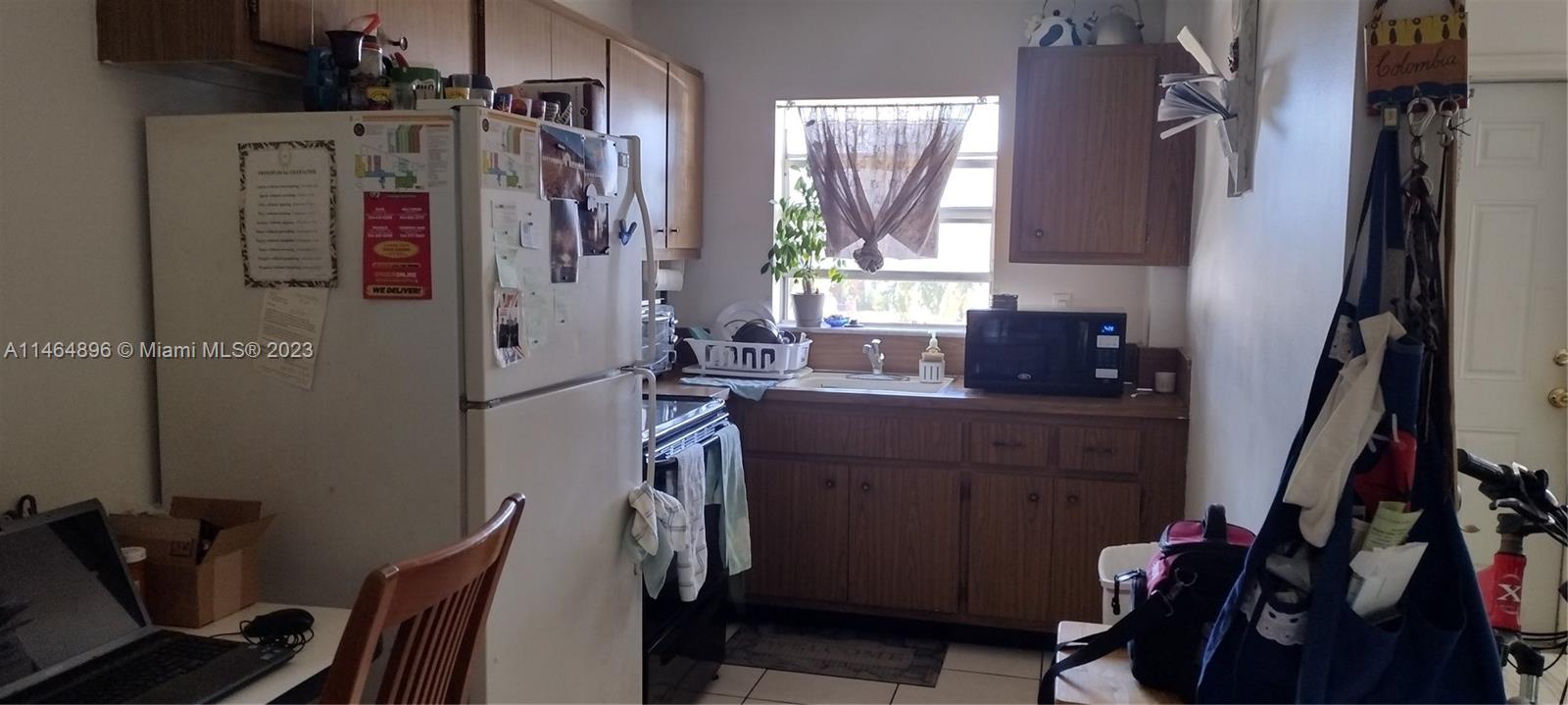 I DELWOOD WEST CONDO - Residential Lease