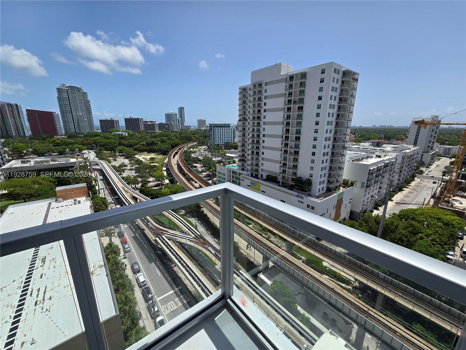 THE AXIS ON BRICKELL COND - Residential
