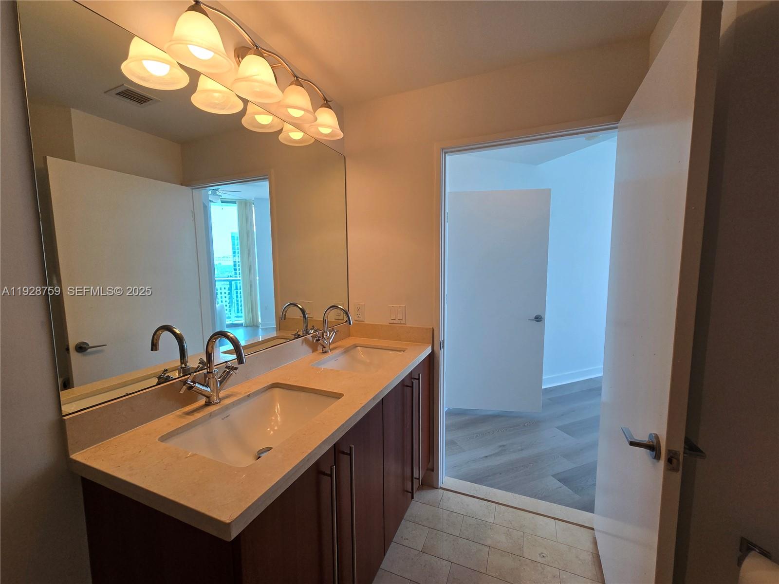 THE AXIS ON BRICKELL COND - Residential