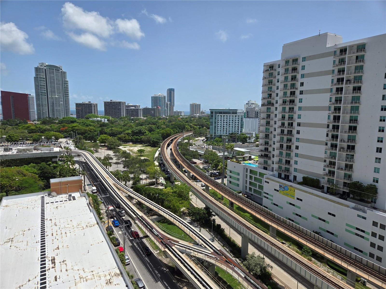 THE AXIS ON BRICKELL COND - Residential