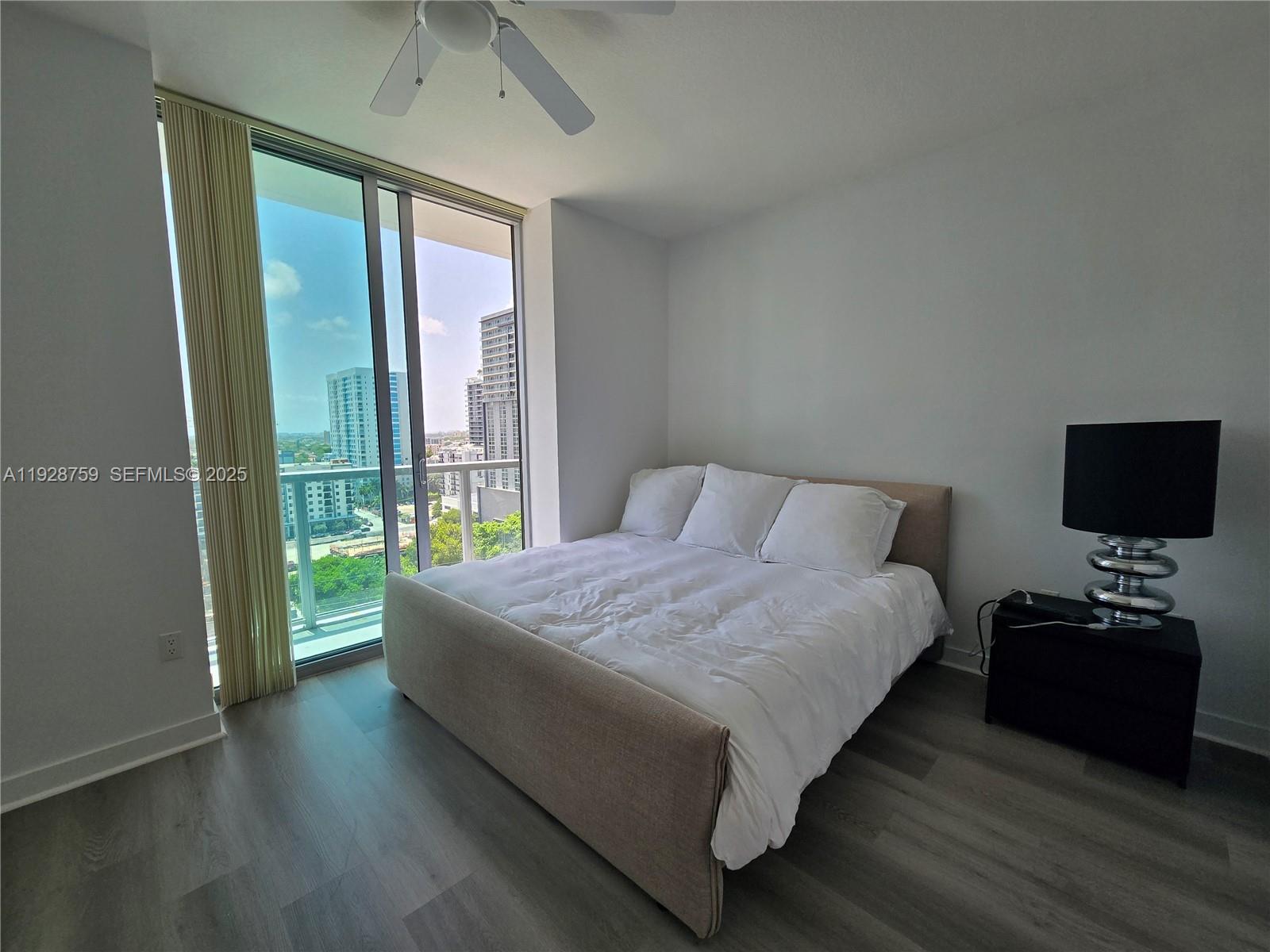 THE AXIS ON BRICKELL COND - Residential