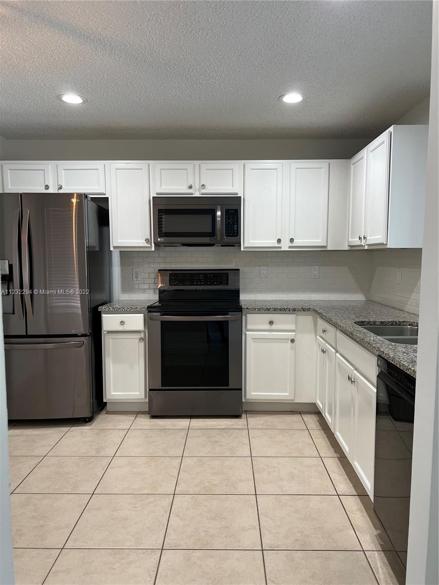 LAGO MAR 1ST ADDN - Residential Lease