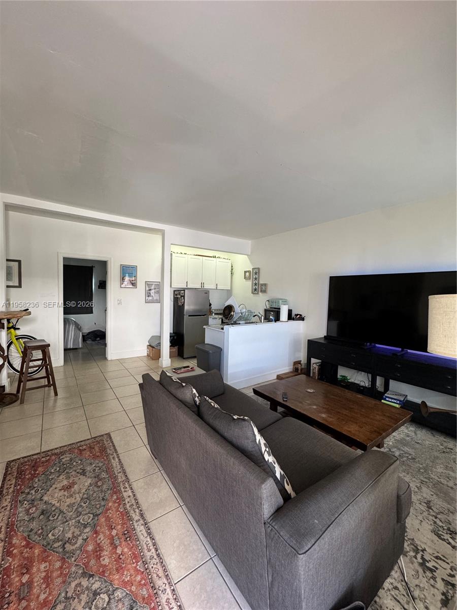 BISCAYNE BCH SUB - Residential Income