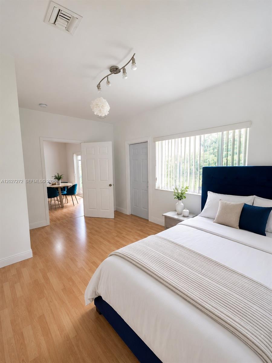 ANDERSON VILLAS - Residential