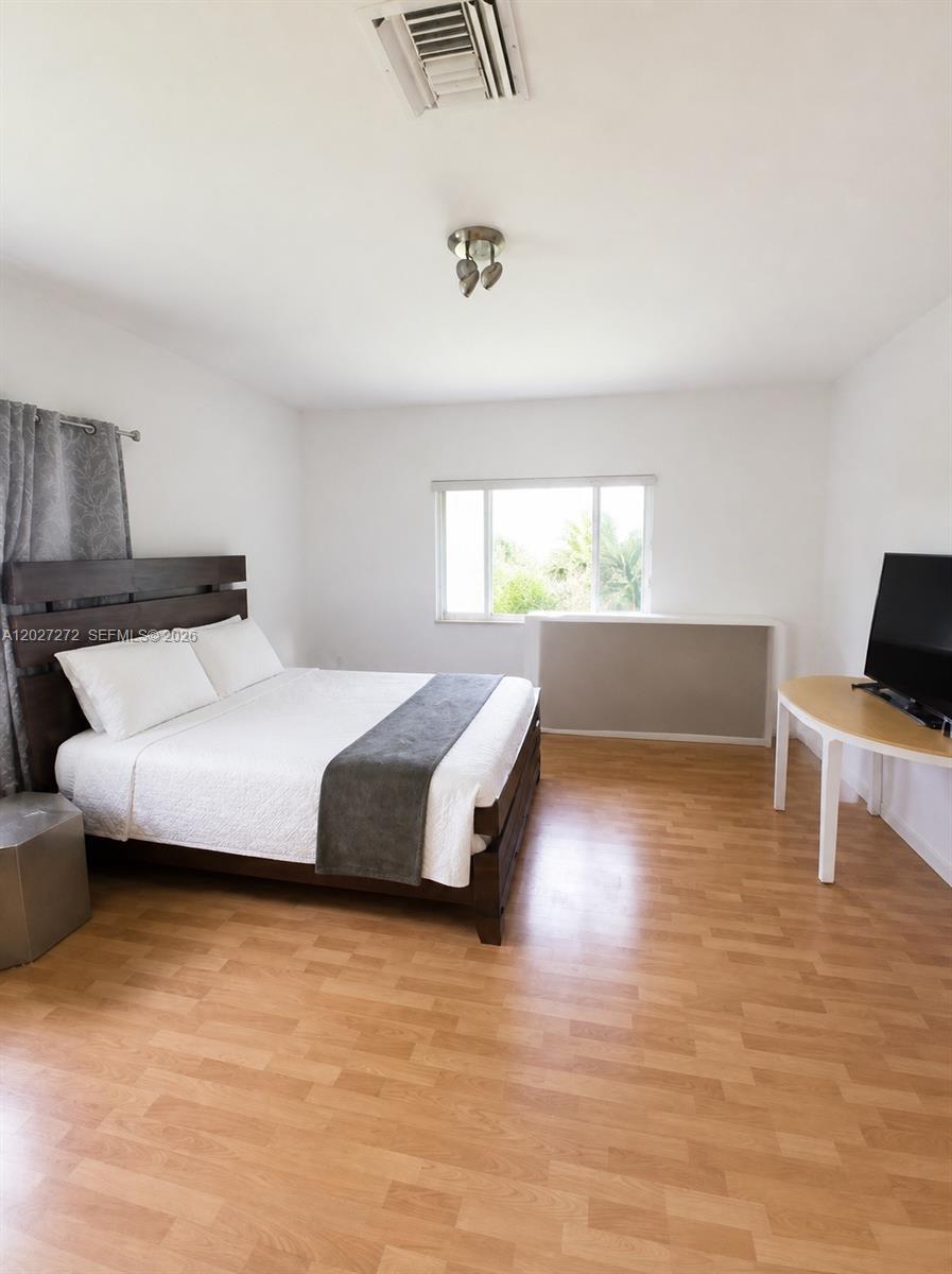 ANDERSON VILLAS - Residential