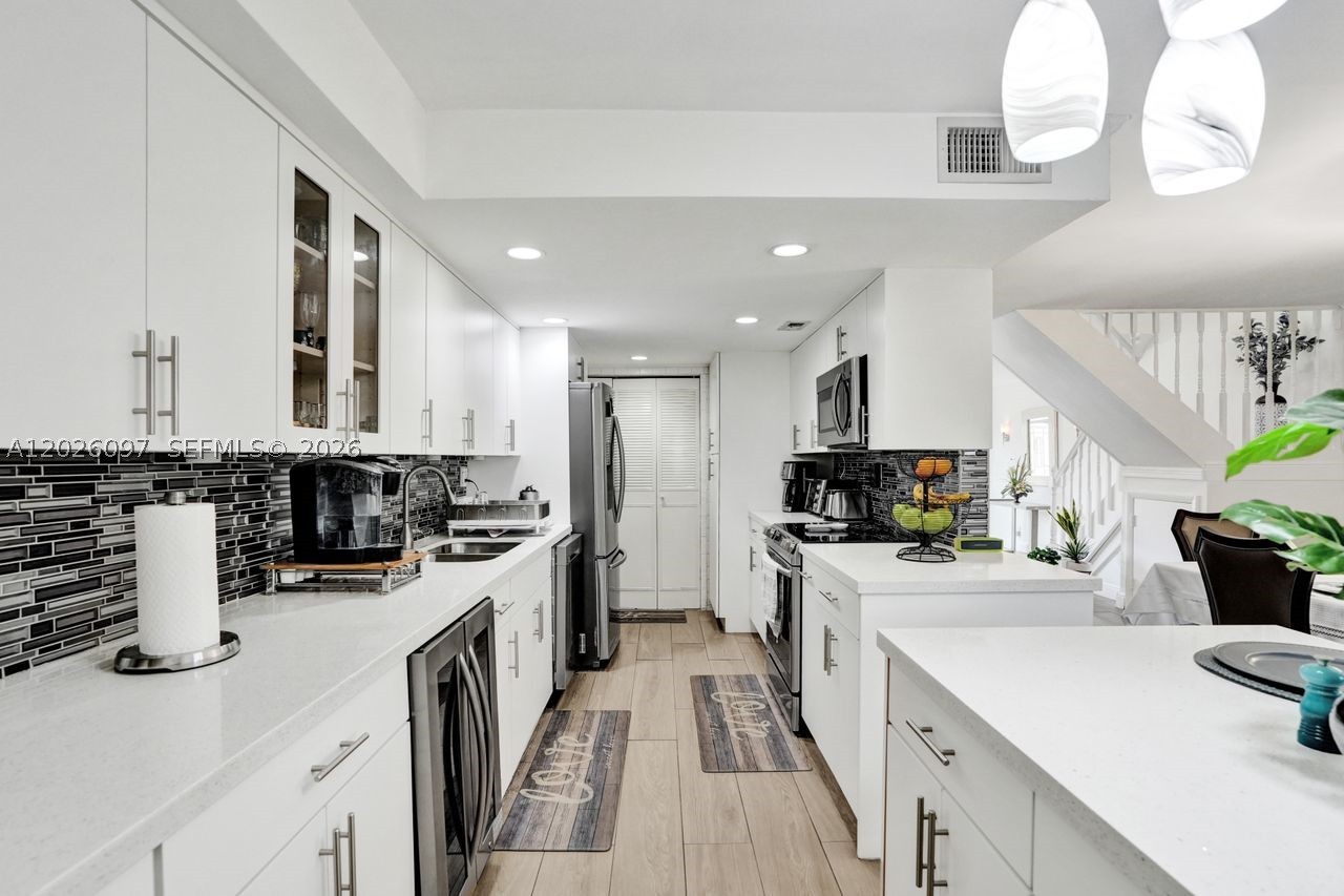 NOVA NORTH CONDOMINIUM 6 - Residential Lease