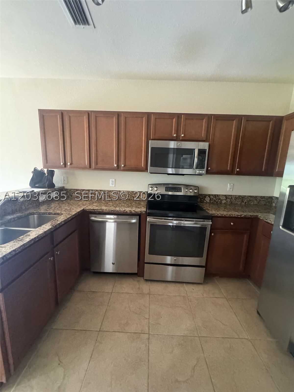 ST MAARTEN AT GRAND BAY - Residential Lease