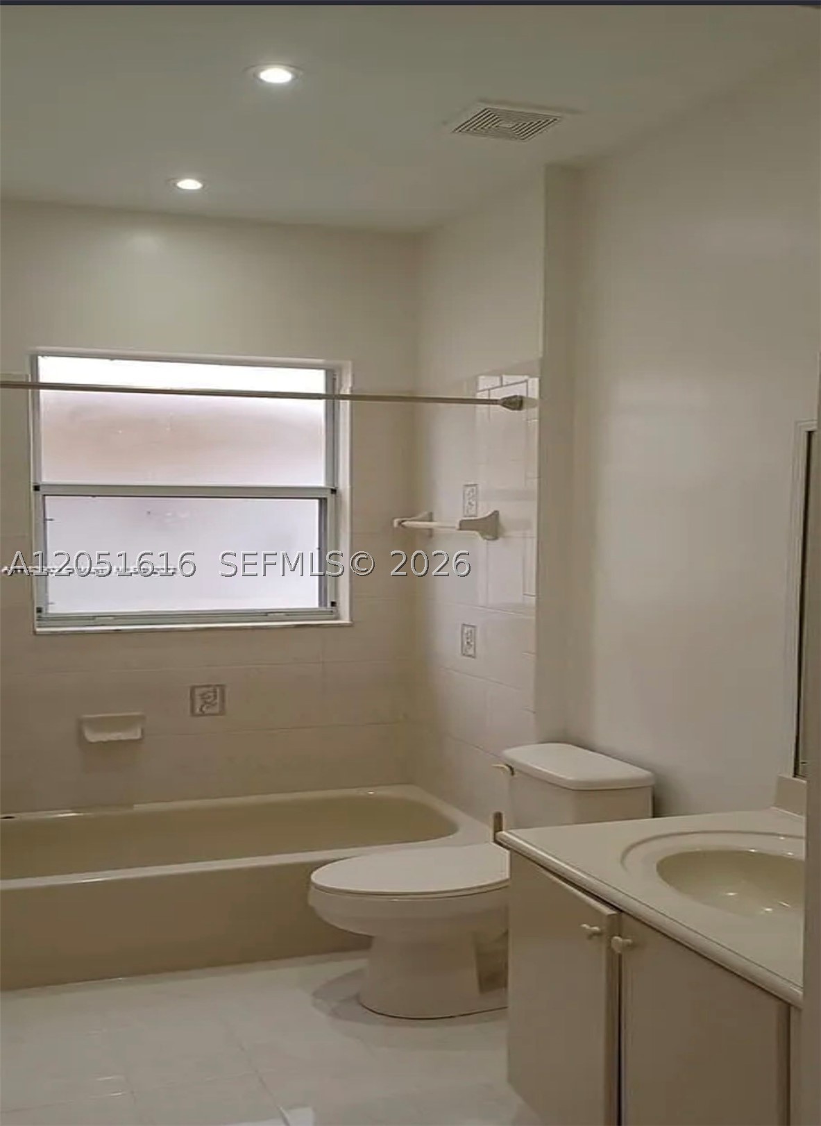 PORTOFINO BAY - Residential Lease