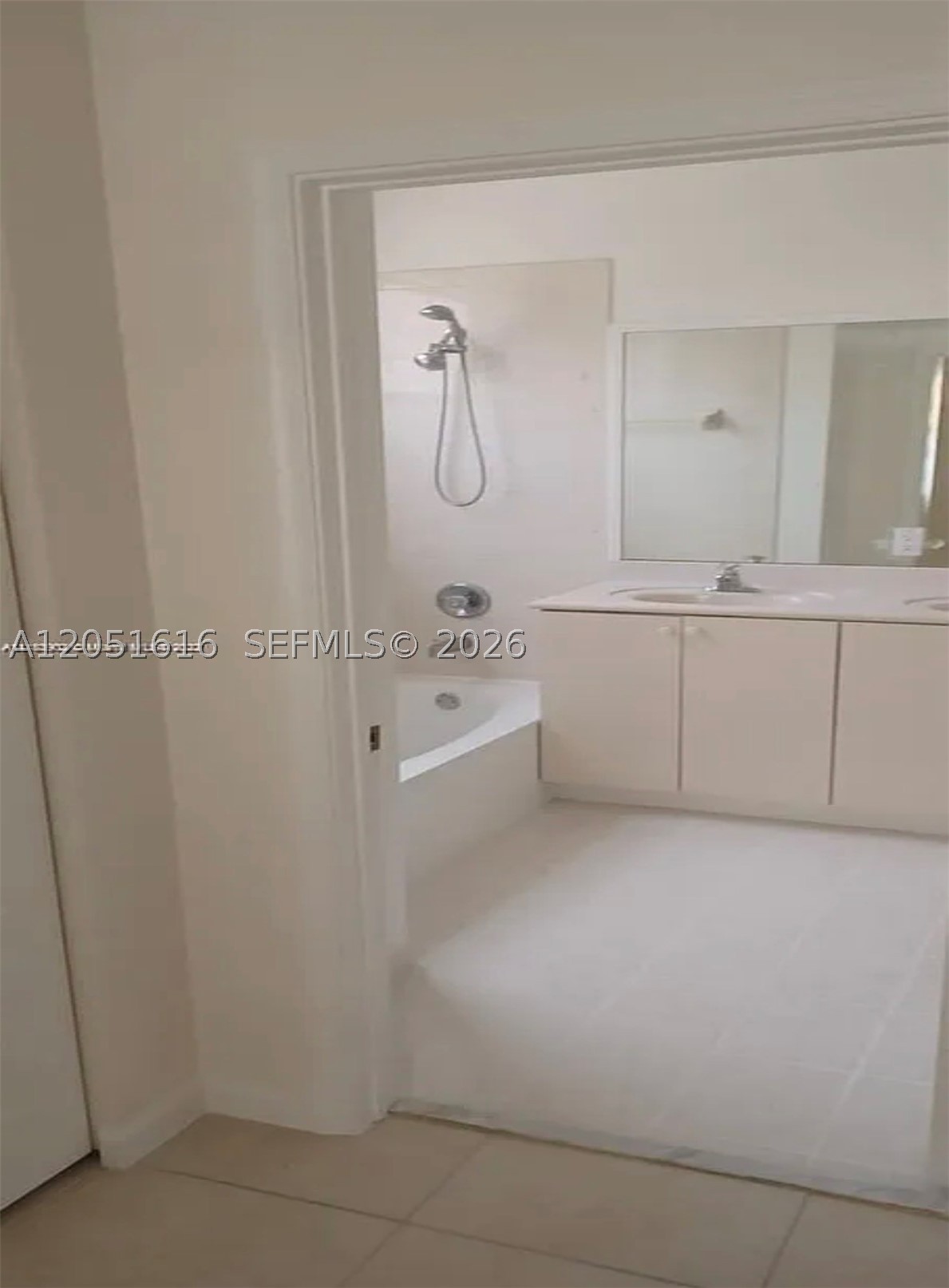 PORTOFINO BAY - Residential Lease