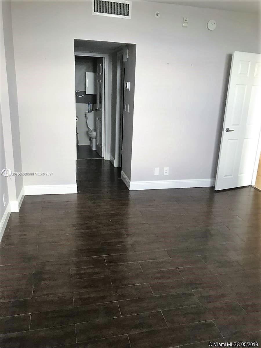 Hoolywood - Residential