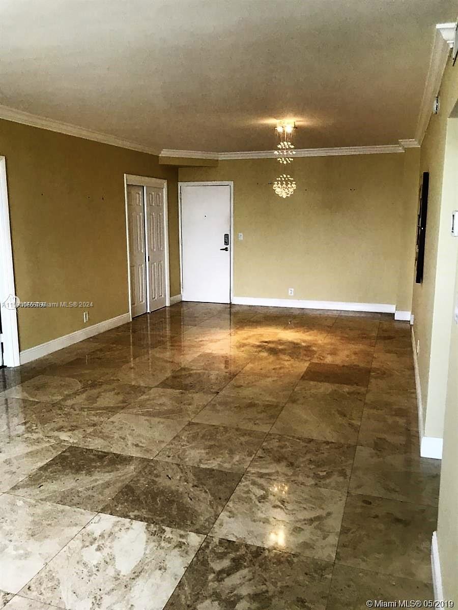 Hoolywood - Residential