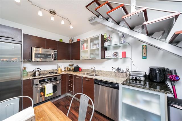 BRICKELL ON THE RIVER S T - Residential Lease