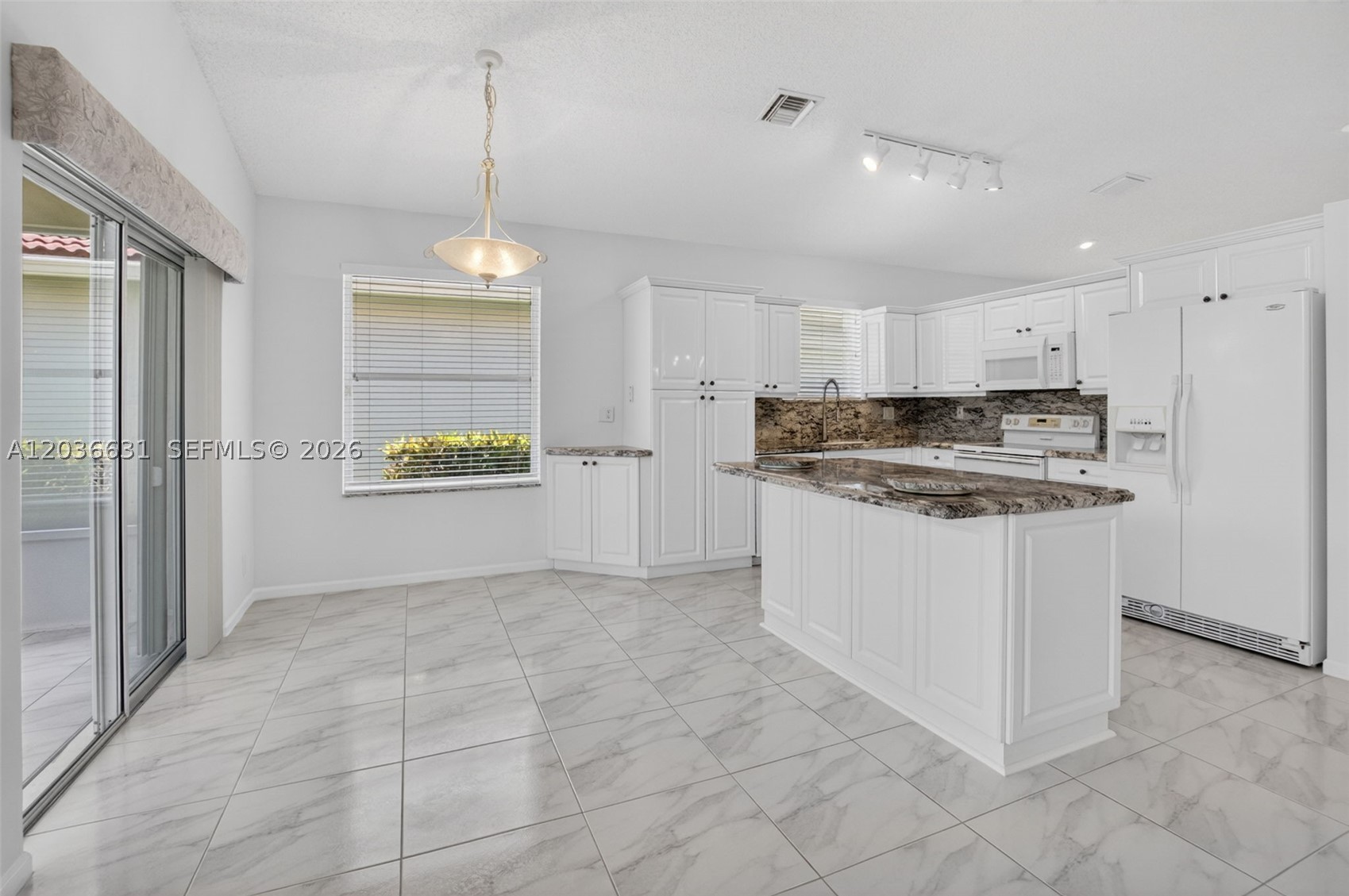 INDIAN HILLS 1 - Residential