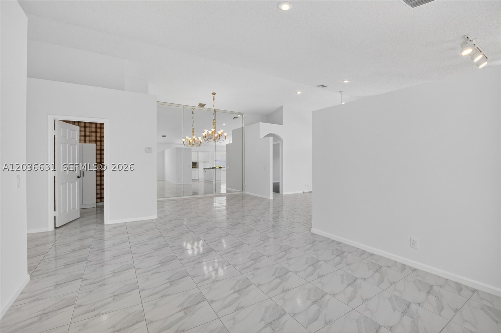 INDIAN HILLS 1 - Residential