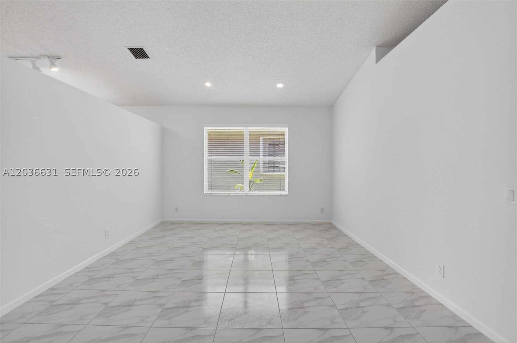 INDIAN HILLS 1 - Residential