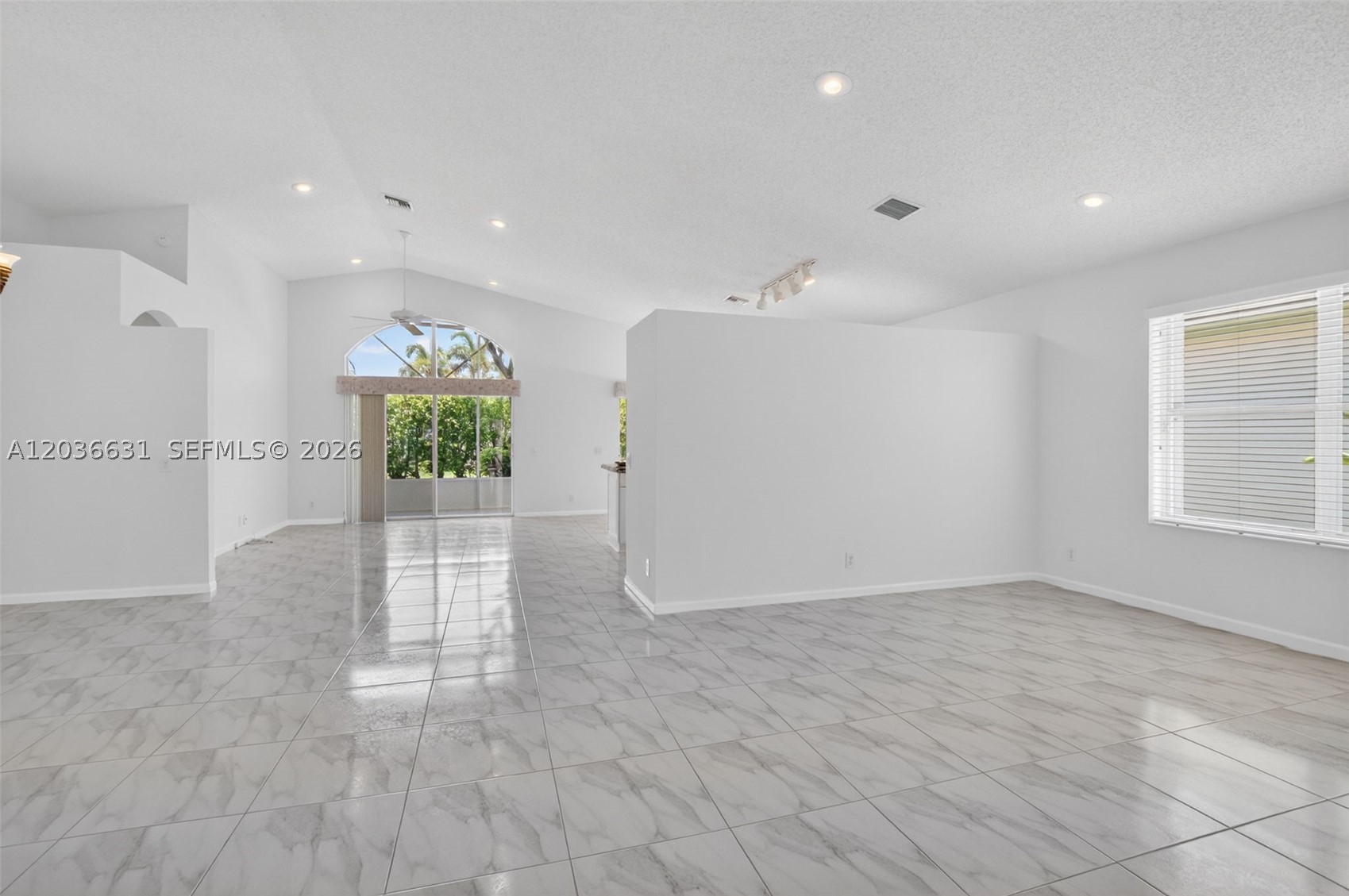 INDIAN HILLS 1 - Residential