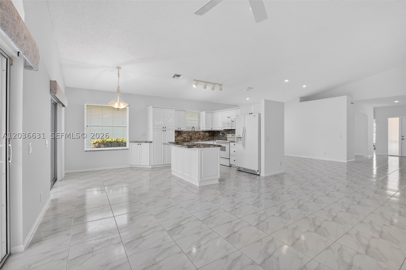 INDIAN HILLS 1 - Residential