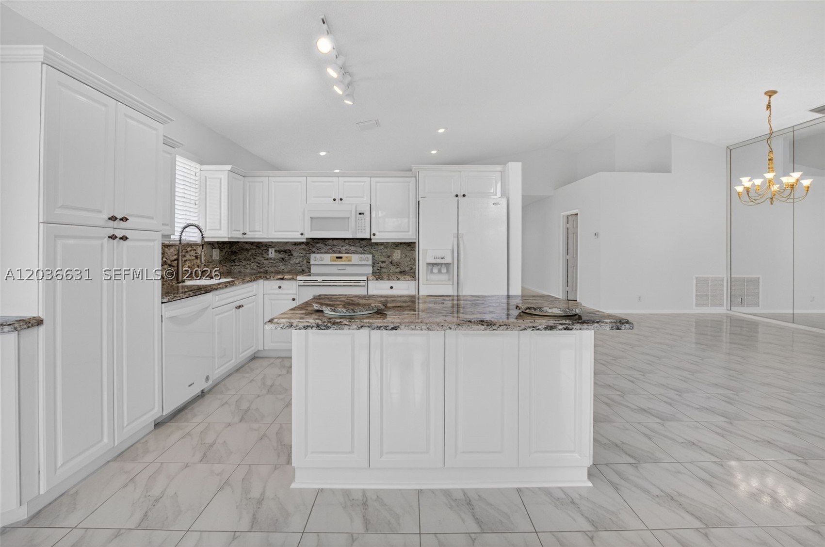 INDIAN HILLS 1 - Residential