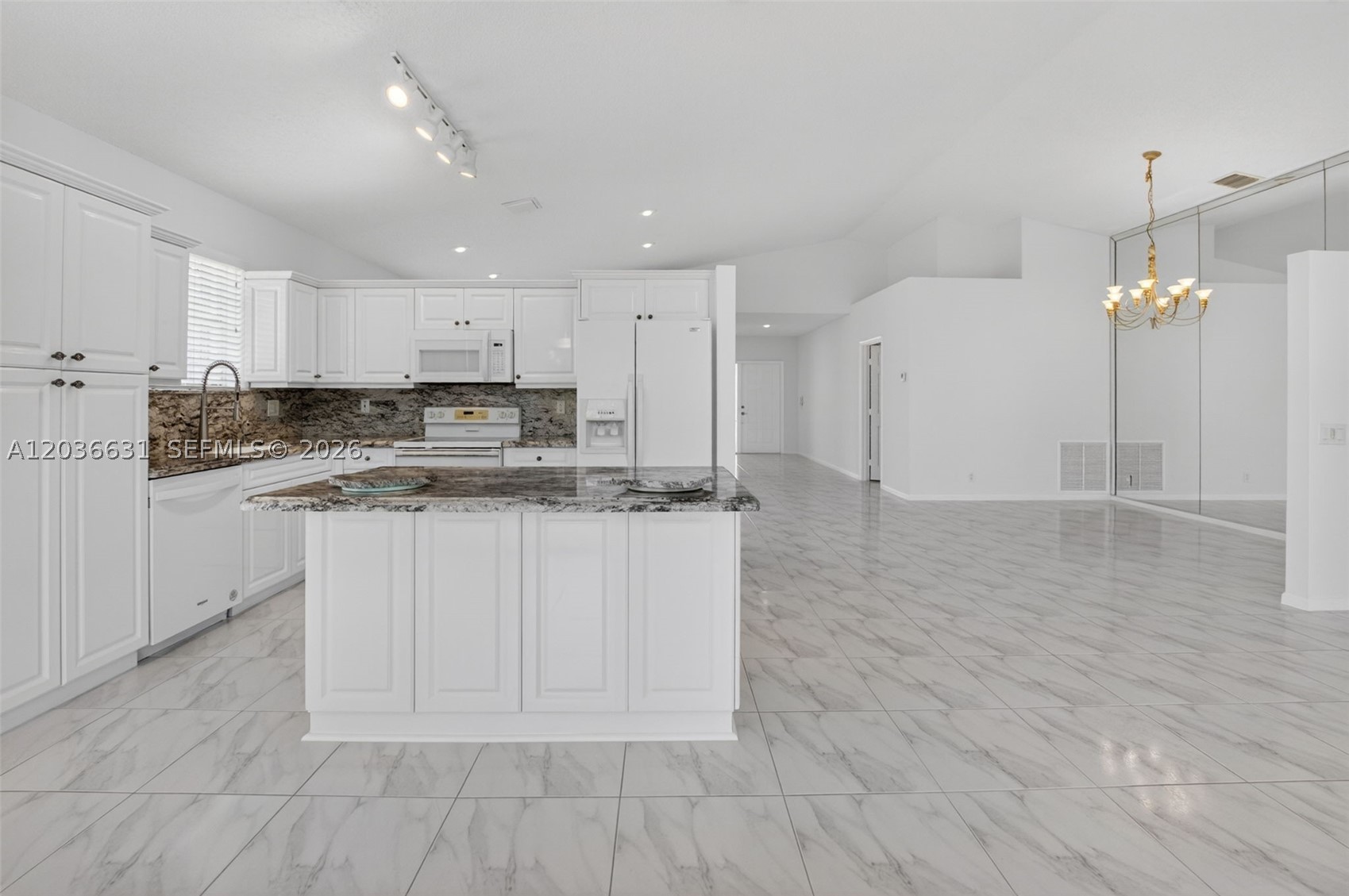 INDIAN HILLS 1 - Residential