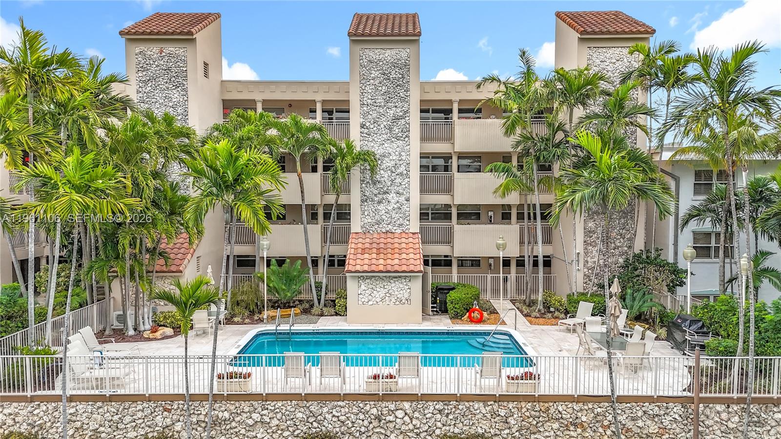 LAGO MAR NORTH LODGE COND - Residential