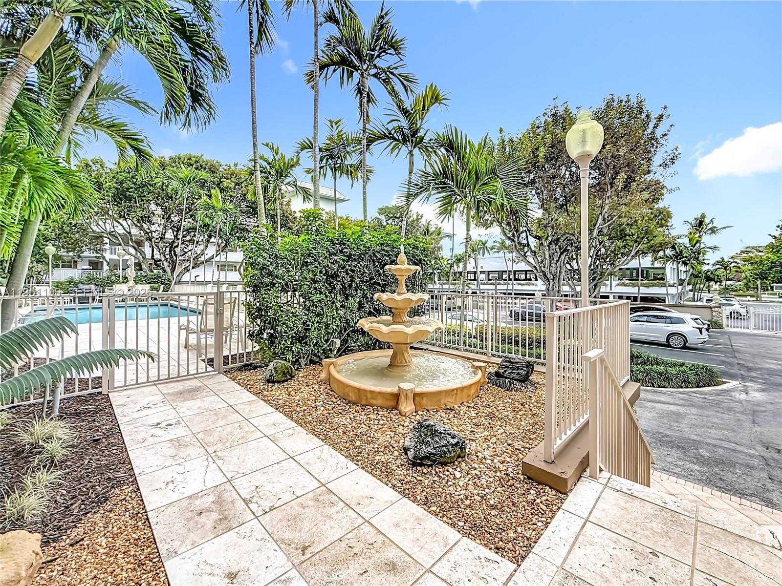 LAGO MAR NORTH LODGE COND - Residential