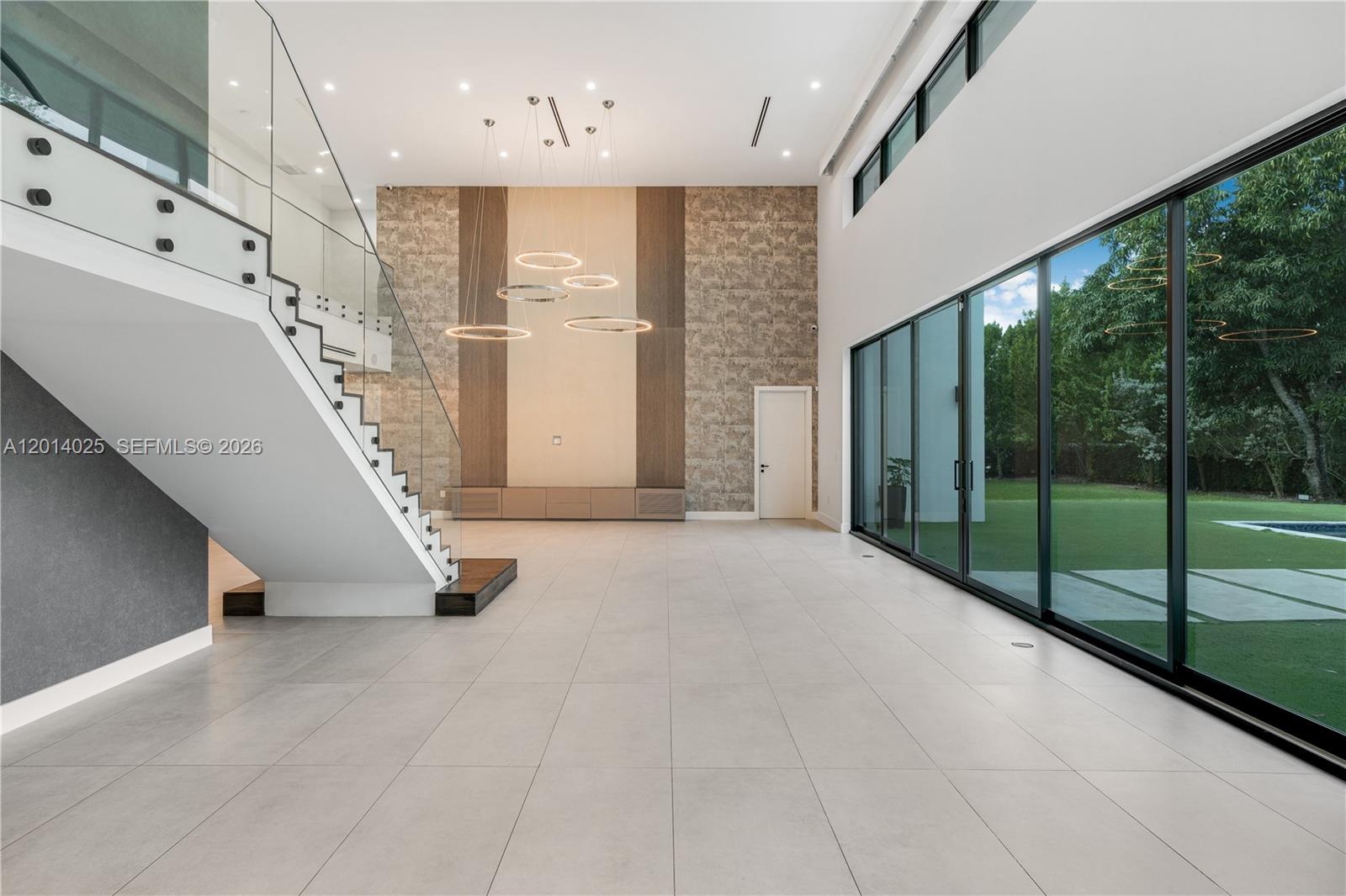 COLLINS ESTATES 1ST ADDN - Residential