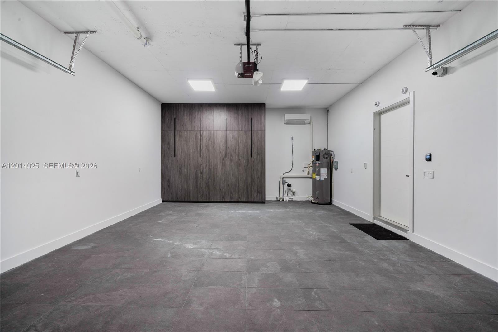 COLLINS ESTATES 1ST ADDN - Residential