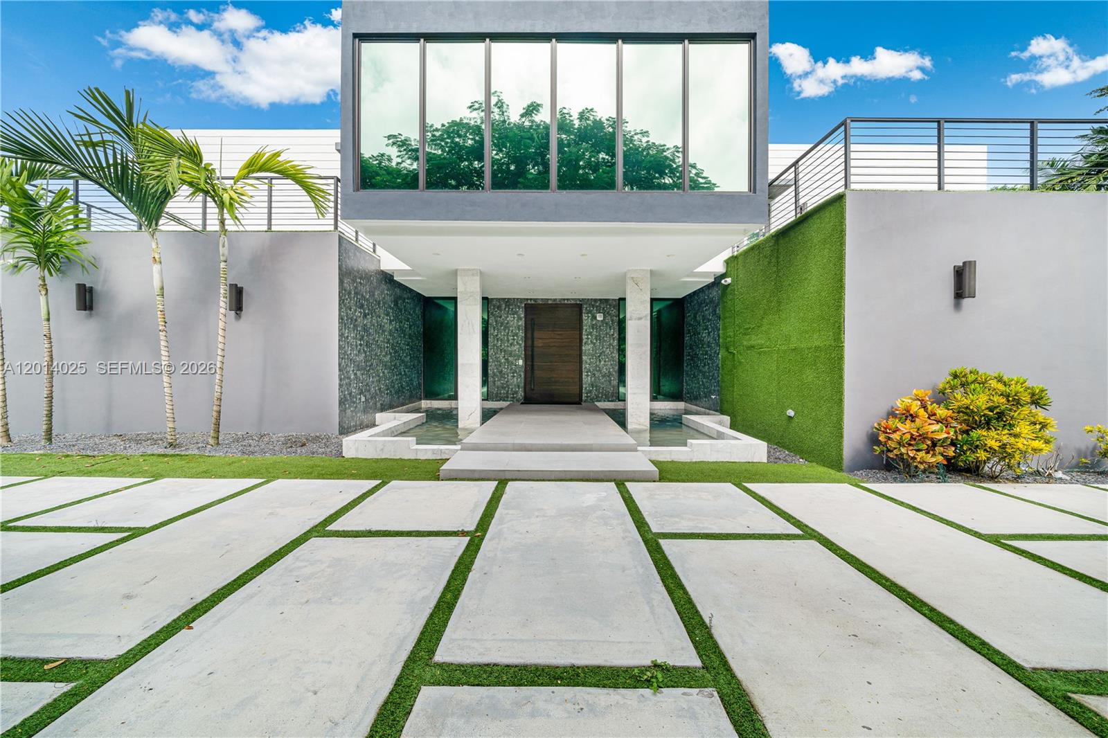 COLLINS ESTATES 1ST ADDN - Residential