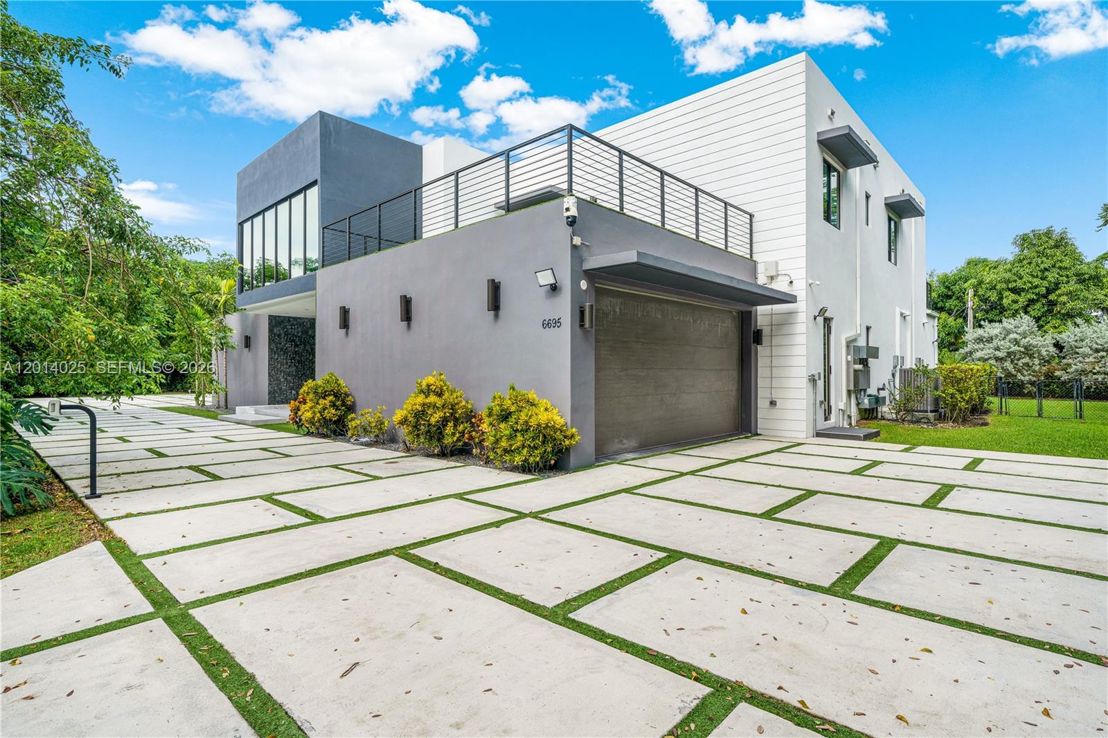 COLLINS ESTATES 1ST ADDN - Residential
