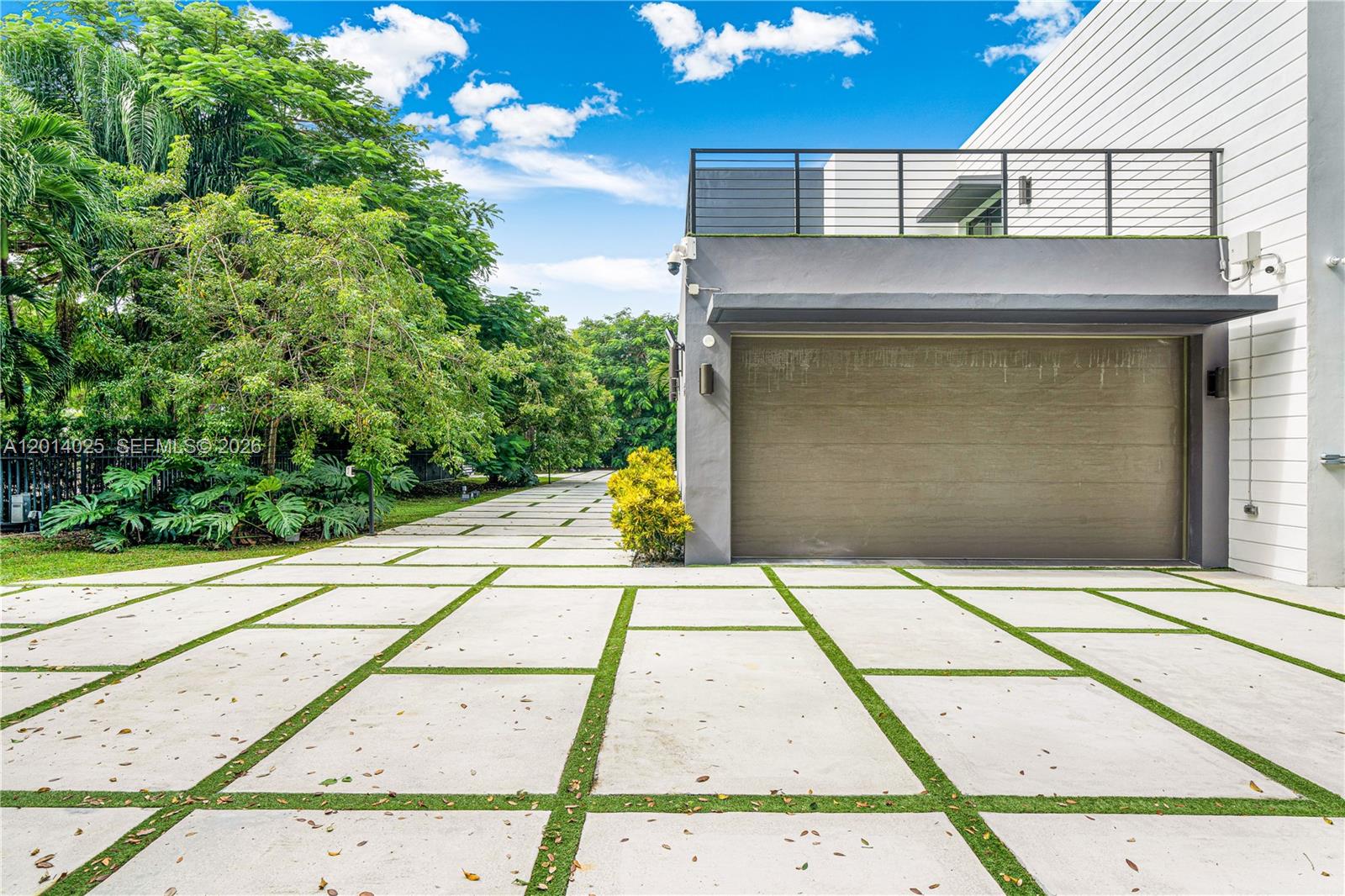 COLLINS ESTATES 1ST ADDN - Residential