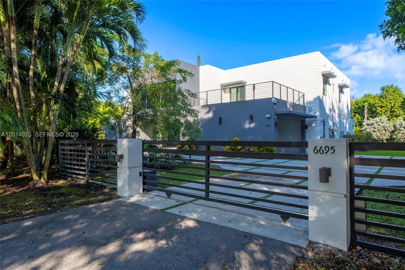 COLLINS ESTATES 1ST ADDN - Residential