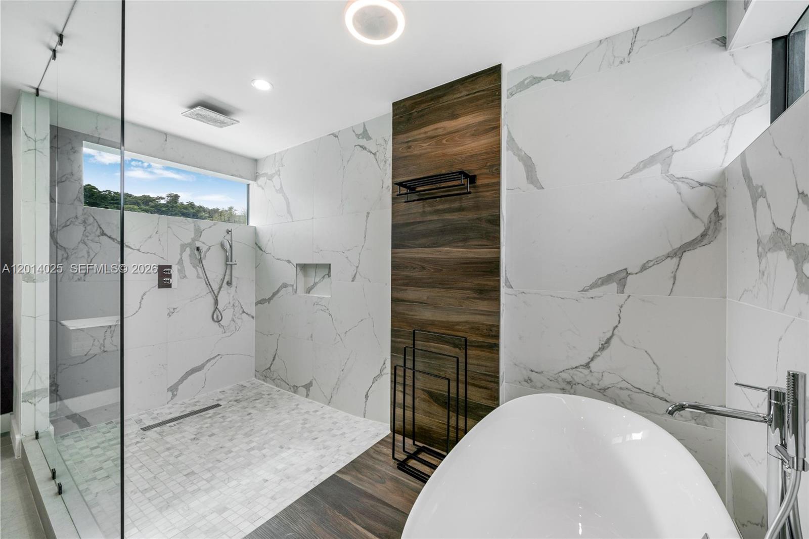 COLLINS ESTATES 1ST ADDN - Residential
