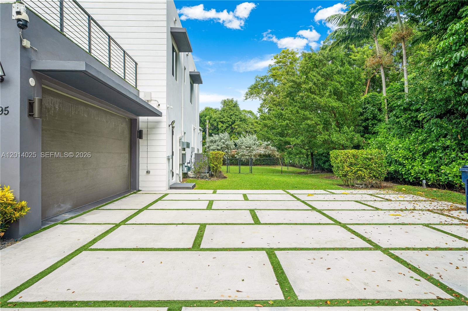 COLLINS ESTATES 1ST ADDN - Residential