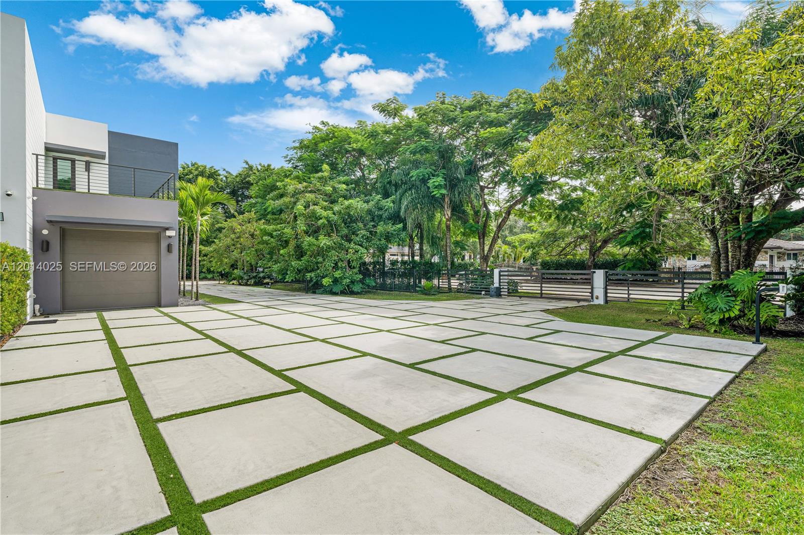 COLLINS ESTATES 1ST ADDN - Residential