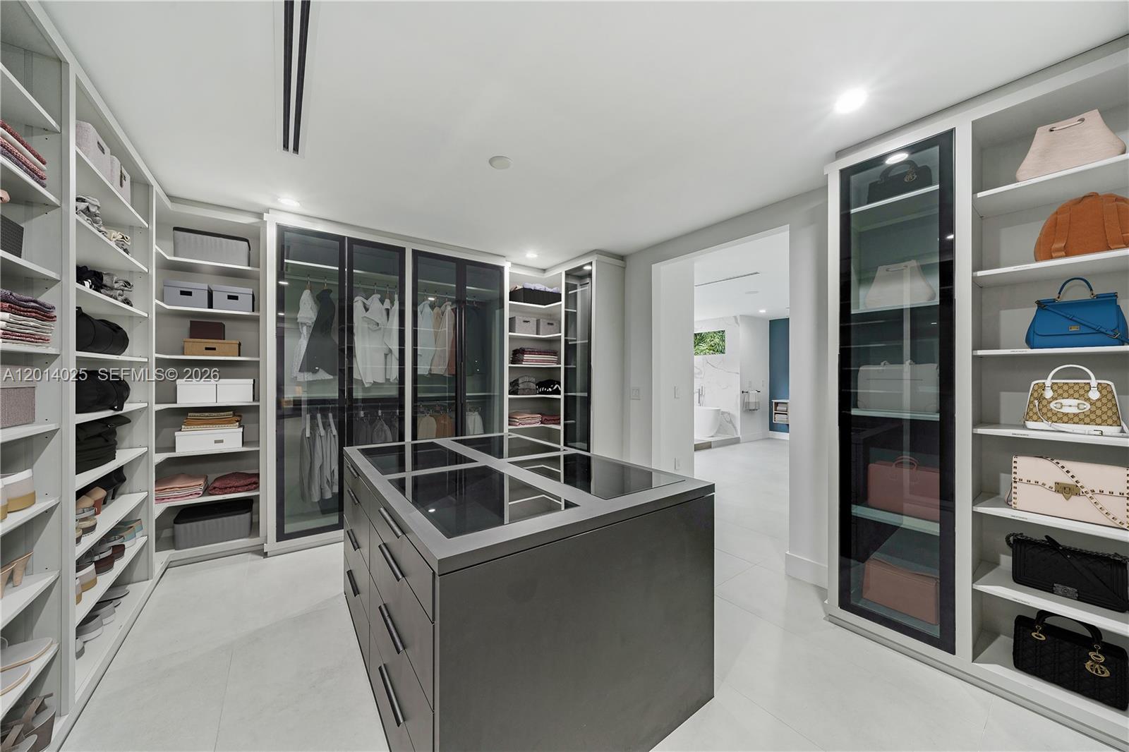 COLLINS ESTATES 1ST ADDN - Residential