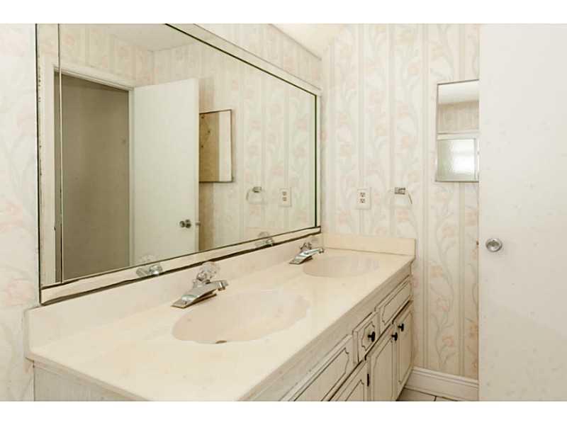 LAUDERDALE WEST 3 SEC 83- - Residential
