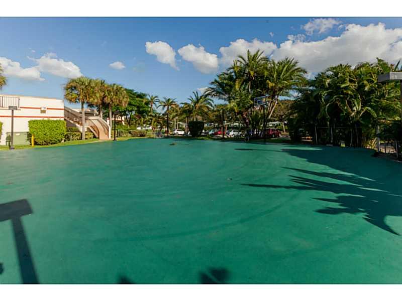 LAUDERDALE WEST 3 SEC 83- - Residential