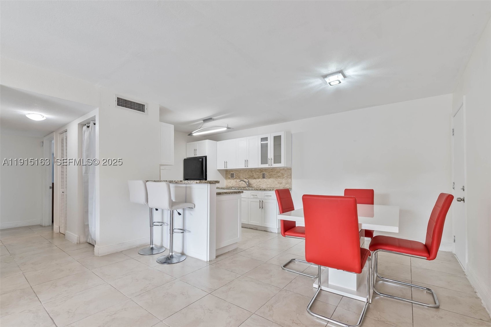 SPANISH TRACE CONDO PH II - Residential