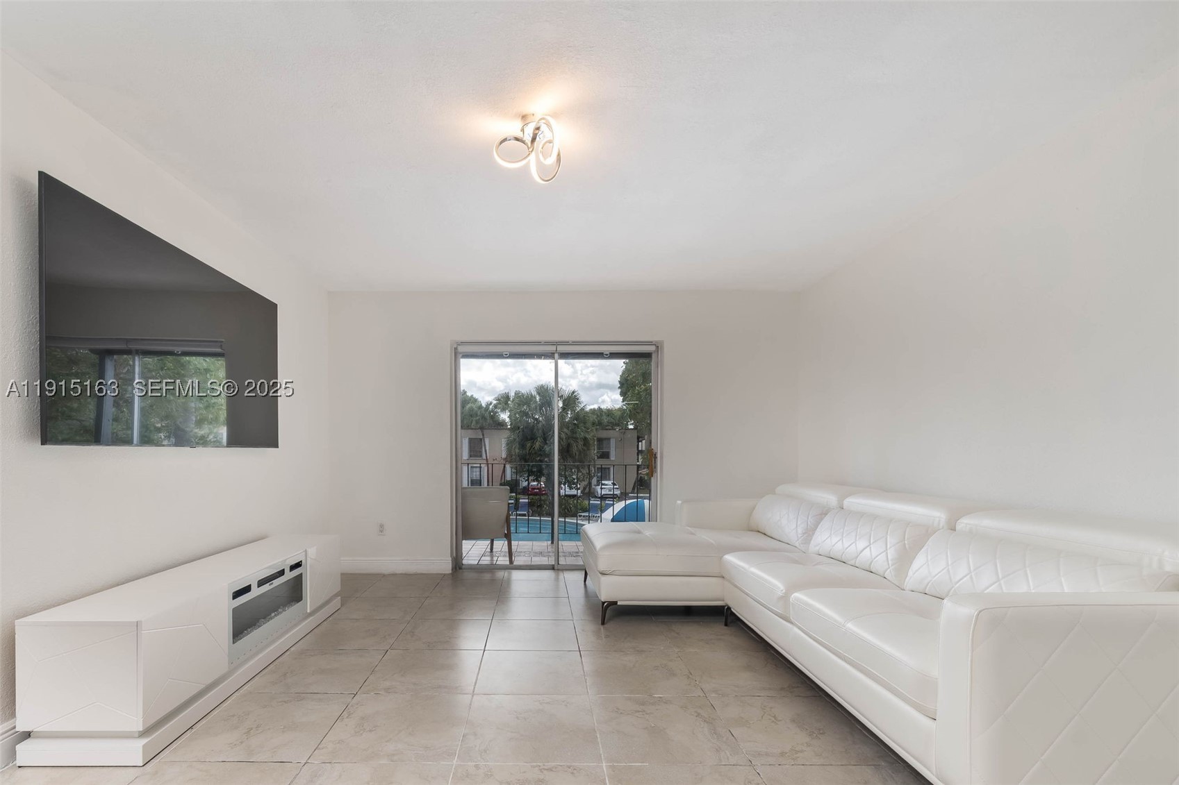 SPANISH TRACE CONDO PH II - Residential