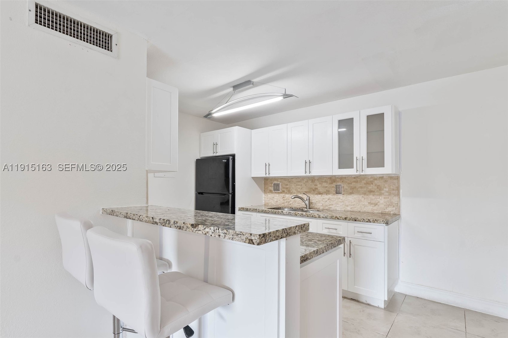 SPANISH TRACE CONDO PH II - Residential