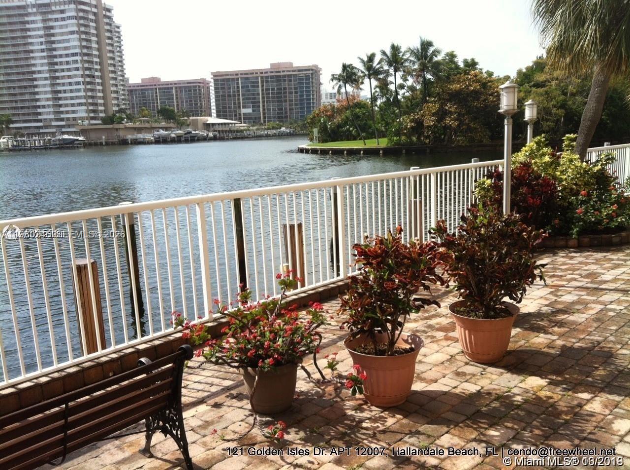 DORSEY ARMS CONDO - Residential