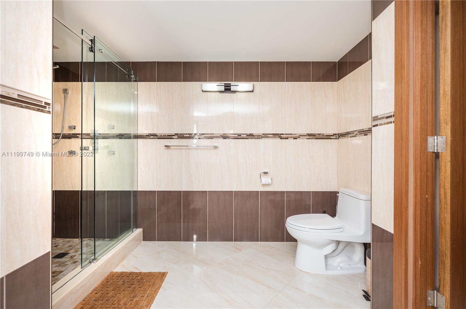 PLAZA TOWERS NORTH CONDO - Residential Lease