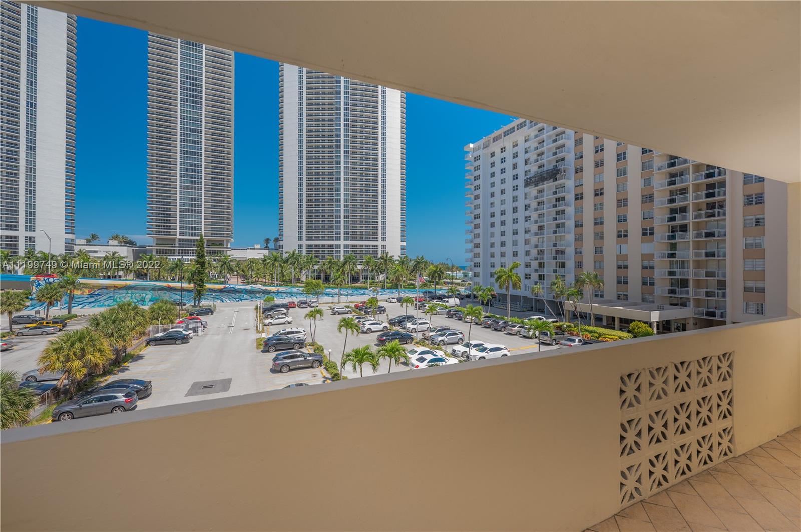 PLAZA TOWERS NORTH CONDO - Residential Lease