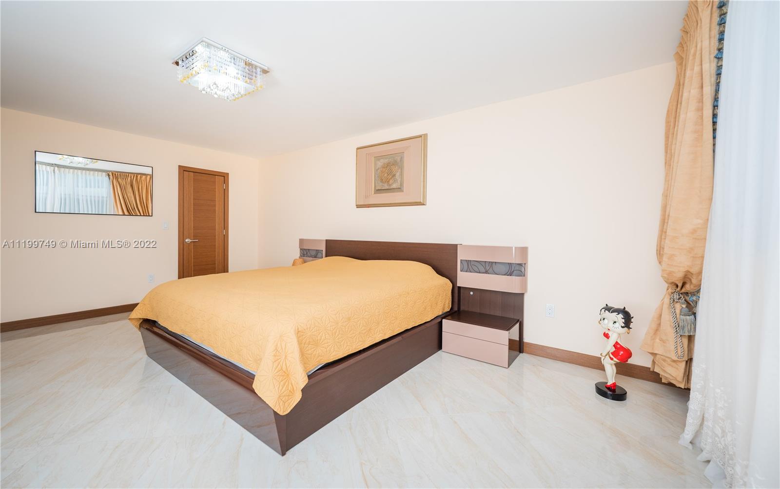 PLAZA TOWERS NORTH CONDO - Residential Lease